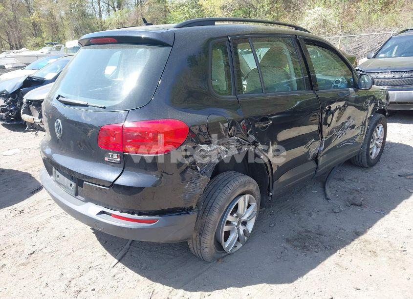 Photo 4 of 2016 Volkswagen Tiguan S (VIN WVGBV7AX9GW599210)