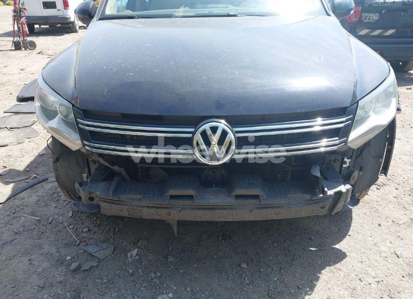 Photo 6 of 2016 Volkswagen Tiguan S (VIN WVGBV7AX9GW599210)