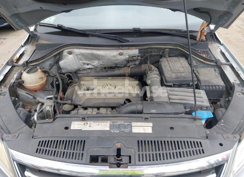Photo 10 of 2011 Volkswagen Tiguan SE (VIN WVGBV7AXXBW566502)