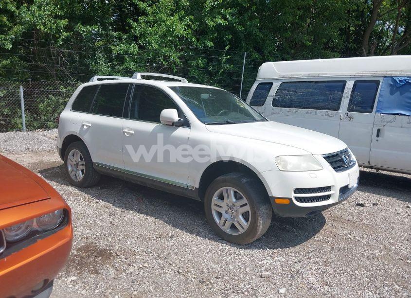 2005 Volkswagen Touareg V8 (VIN WVGCM77L45D005529) main photo