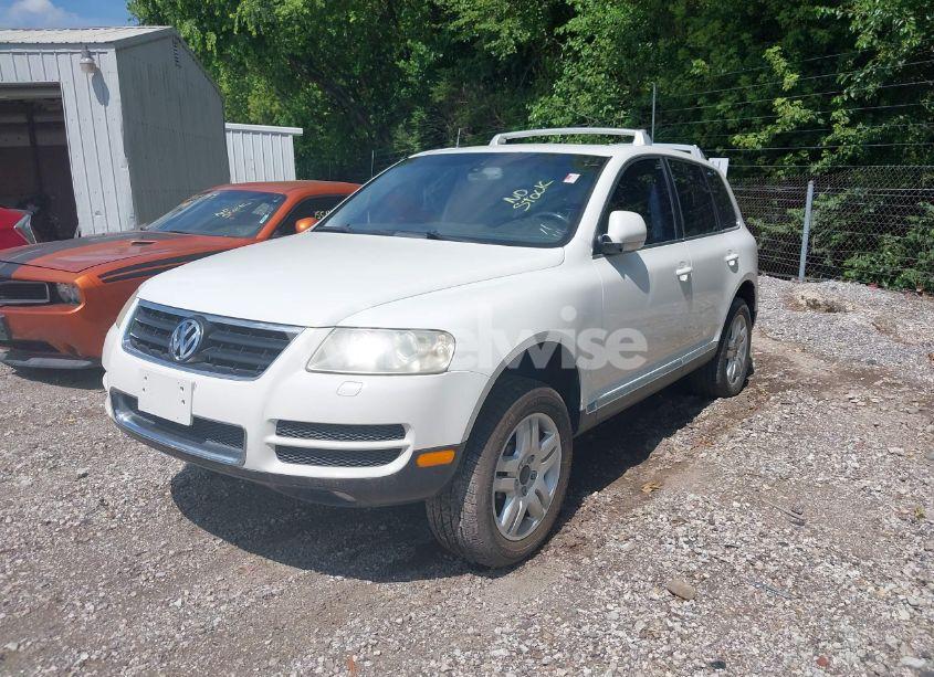 Photo 2 of 2005 Volkswagen Touareg V8 (VIN WVGCM77L45D005529)