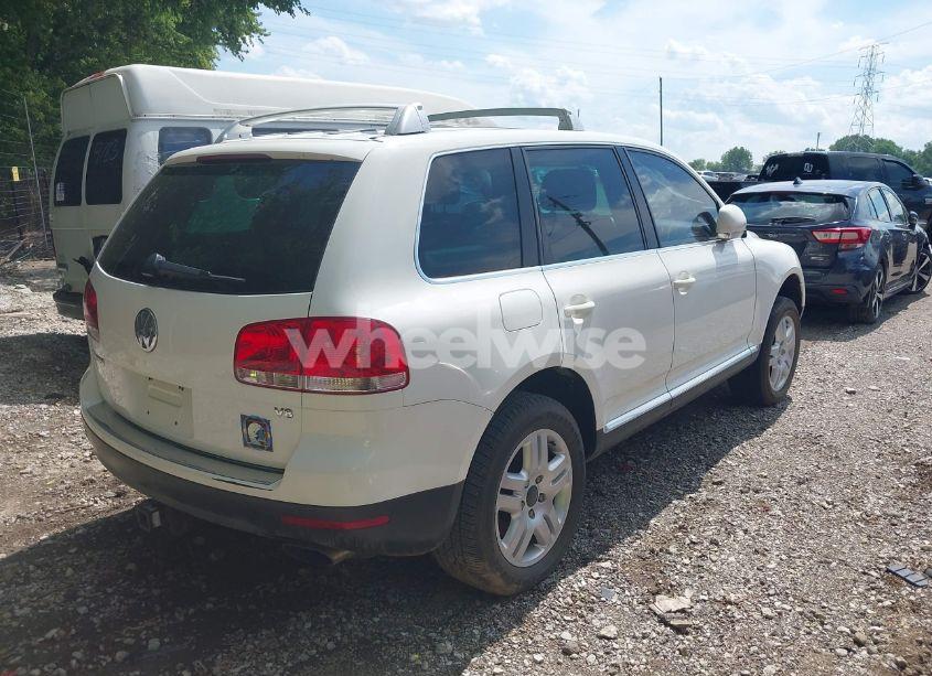 Photo 4 of 2005 Volkswagen Touareg V8 (VIN WVGCM77L45D005529)