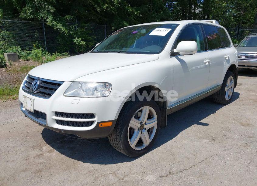 Photo 2 of 2004 Volkswagen Touareg V8 (VIN WVGCM77L94D072691)