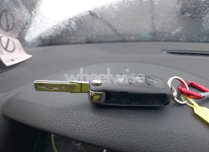 Photo 11 of 2014 Volkswagen Tiguan S (VIN WVGCV3AX7EW529179)