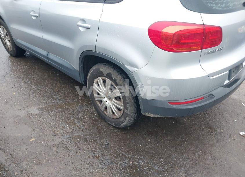 Photo 6 of 2014 Volkswagen Tiguan S (VIN WVGCV3AX7EW529179)