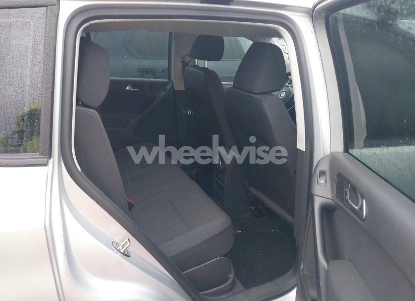 Photo 8 of 2014 Volkswagen Tiguan S (VIN WVGCV3AX7EW529179)