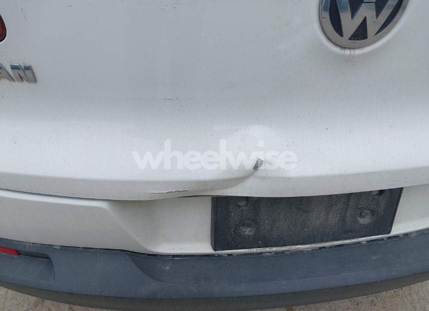 Photo 6 of 2011 Volkswagen Tiguan S (VIN WVGCV7AXXBW540034)