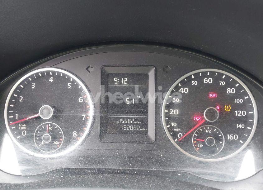 Photo 7 of 2011 Volkswagen Tiguan S (VIN WVGCV7AXXBW540034)