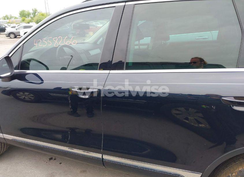 Photo 14 of 2016 Volkswagen Touareg VR6 SPORT (VIN WVGEF9BP7GD012373)