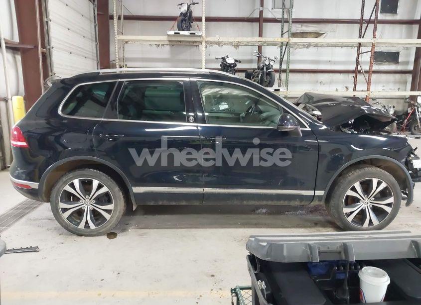 Photo 12 of 2017 Volkswagen Touareg V6 WOLFSBURG EDITION (VIN WVGRF7BP0HD003232)