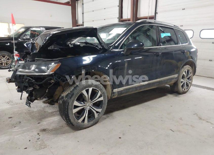 Photo 2 of 2017 Volkswagen Touareg V6 WOLFSBURG EDITION (VIN WVGRF7BP0HD003232)