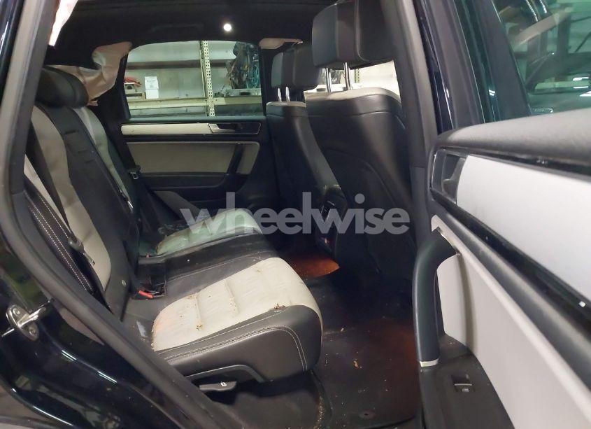 Photo 8 of 2017 Volkswagen Touareg V6 WOLFSBURG EDITION (VIN WVGRF7BP0HD003232)