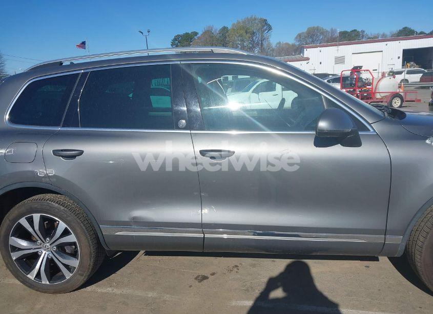 Photo 13 of 2017 Volkswagen Touareg V6 WOLFSBURG EDITION (VIN WVGRF7BP1HD004308)