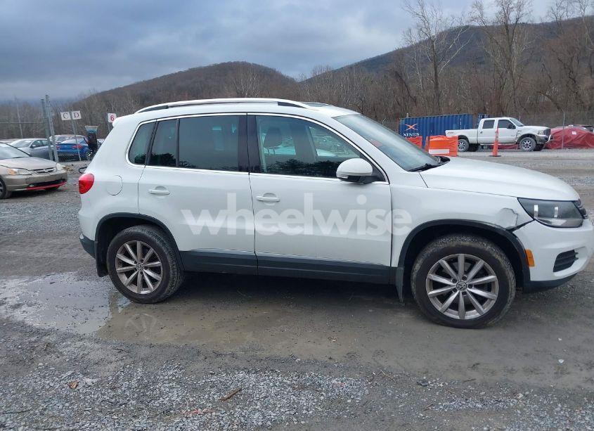 Photo 13 of 2017 Volkswagen Tiguan 2.0T WOLFSBURG EDITION (VIN WVGSV7AX1HW509677)