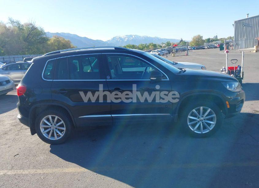 Photo 13 of 2017 Volkswagen Tiguan 2.0T WOLFSBURG EDITION (VIN WVGSV7AX3HW509437)