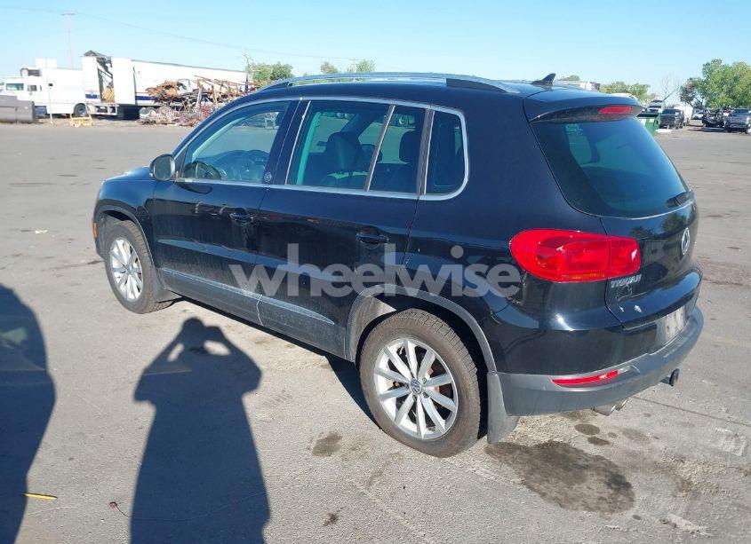 Photo 3 of 2017 Volkswagen Tiguan 2.0T WOLFSBURG EDITION (VIN WVGSV7AX3HW509437)
