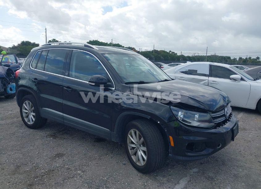 2017 Volkswagen Tiguan 2.0T WOLFSBURG EDITION (VIN WVGSV7AX7HK007957) main photo