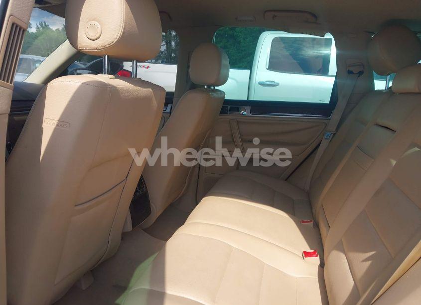 Photo 8 of 2006 Volkswagen Touareg V6 (VIN WVGZG77L26D003670)