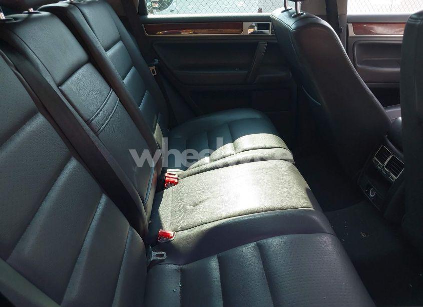 Photo 8 of 2006 Volkswagen Touareg V6 (VIN WVGZG77L46D016680)