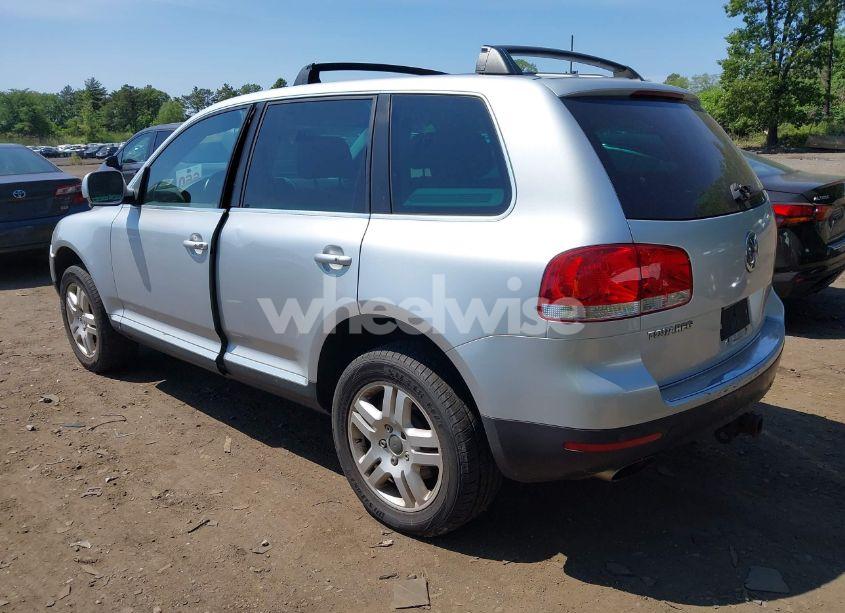 Photo 3 of 2005 Volkswagen Touareg V8 (VIN WVGZM77L15D080697)
