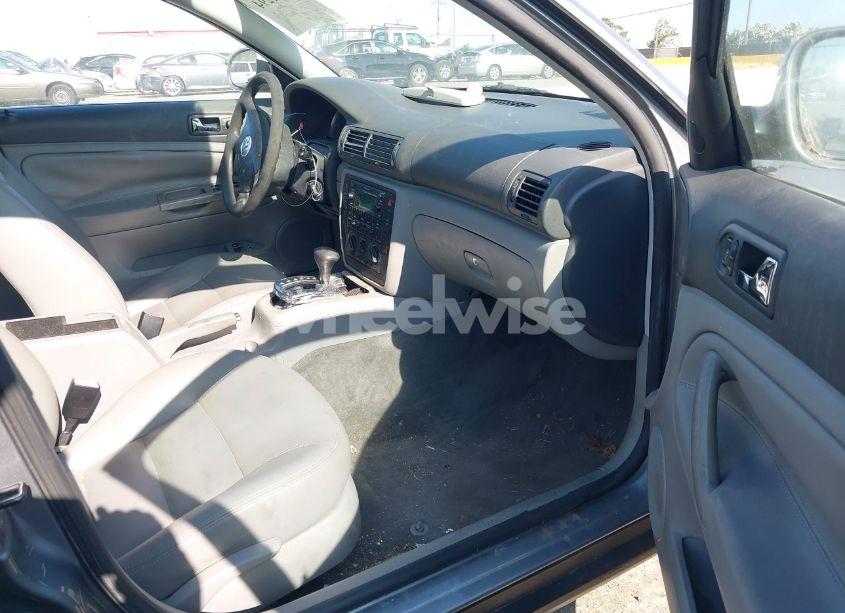 Photo 5 of 2005 Volkswagen Passat GLS 1.8T (VIN WVWAD63B05P029893)