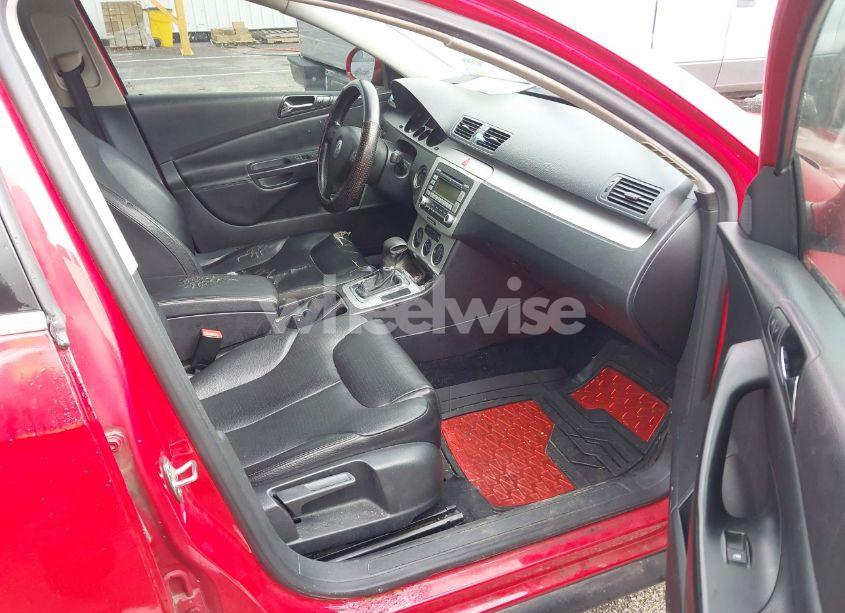 Photo 5 of 2008 Volkswagen Passat KOMFORT (VIN WVWAK73C58P057827)