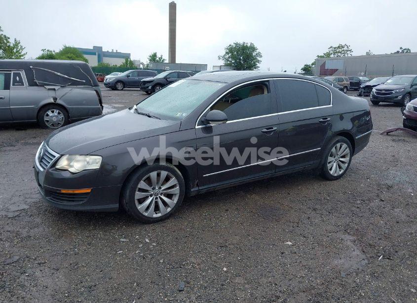Photo 2 of 2008 Volkswagen Passat KOMFORT (VIN WVWAK73C88P052203)