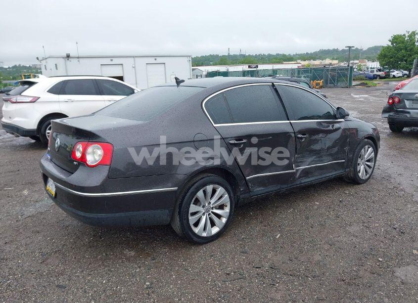 Photo 4 of 2008 Volkswagen Passat KOMFORT (VIN WVWAK73C88P052203)