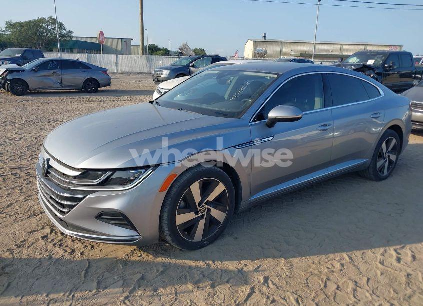 Photo 2 of 2021 Volkswagen Arteon SE (VIN WVWAR7AN2ME012169)