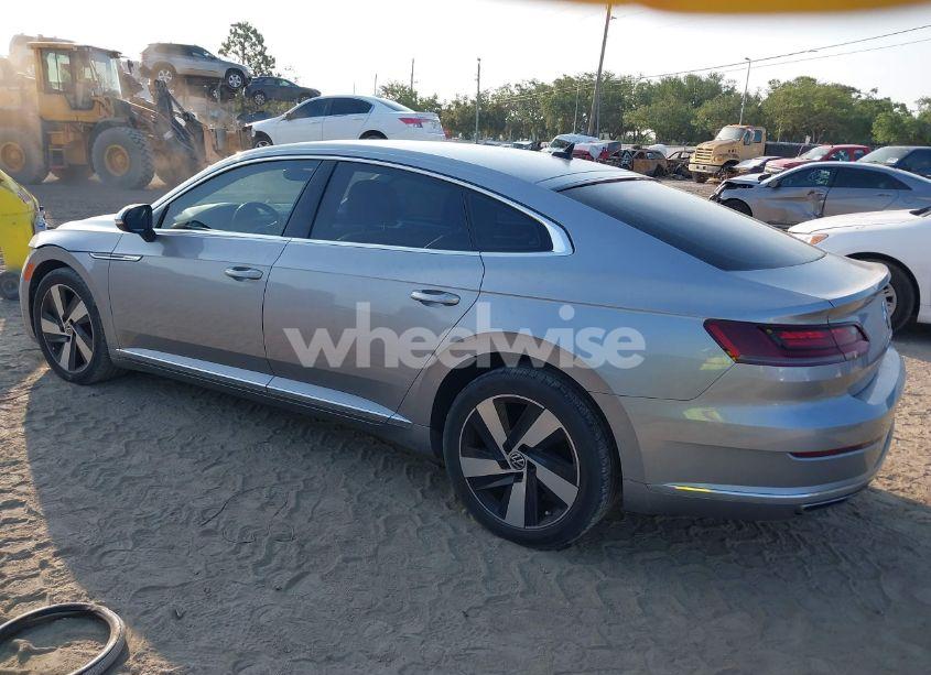 Photo 3 of 2021 Volkswagen Arteon SE (VIN WVWAR7AN2ME012169)