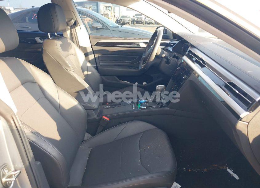 Photo 5 of 2021 Volkswagen Arteon SE (VIN WVWAR7AN2ME012169)