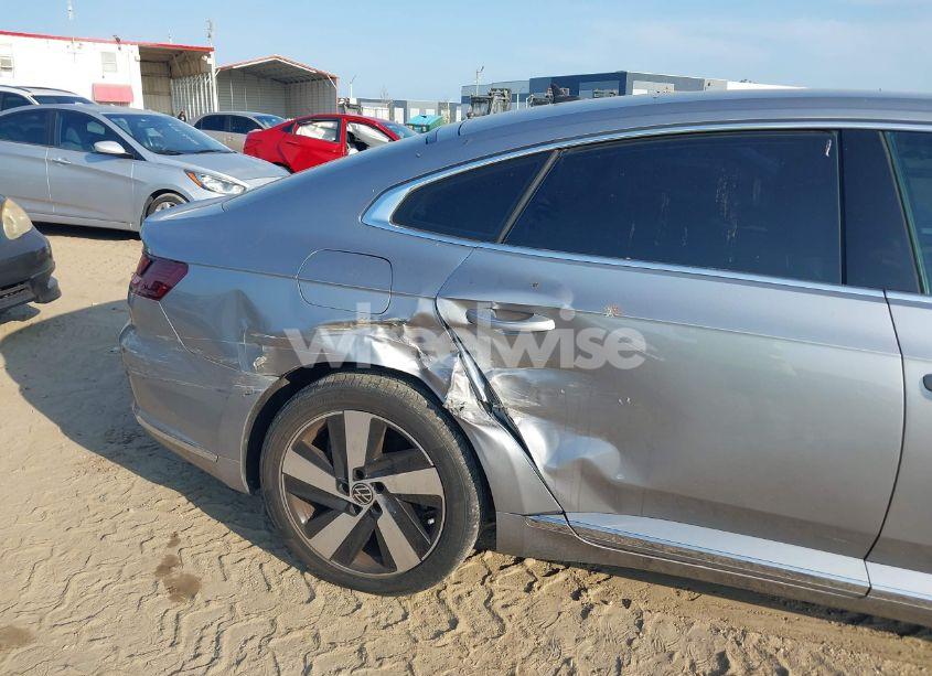 Photo 6 of 2021 Volkswagen Arteon SE (VIN WVWAR7AN2ME012169)