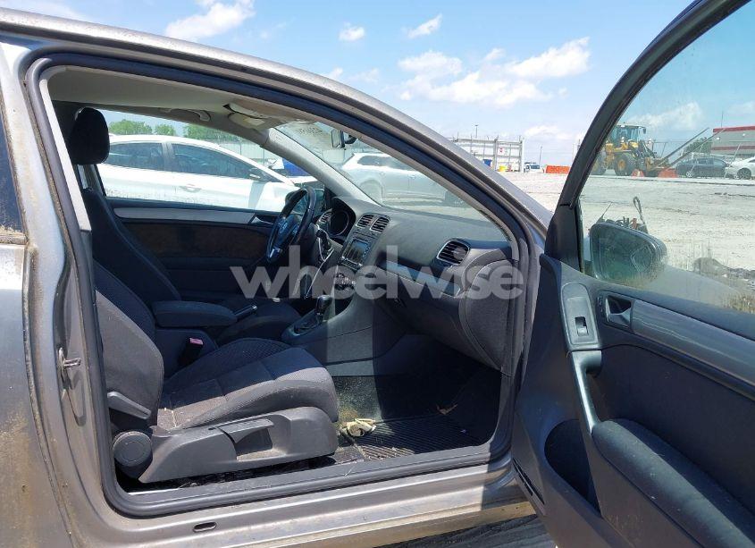 Photo 5 of 2012 Volkswagen Golf TDI 2-DOOR (VIN WVWBM7AJ7CW001757)