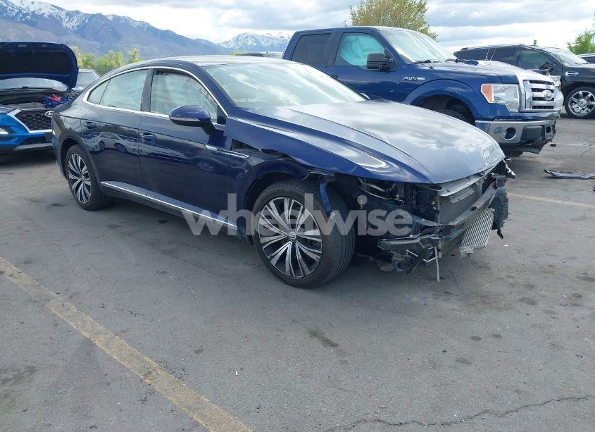2019 Volkswagen Arteon 2.0T SE (VIN WVWBR7AN3KE030990) main photo