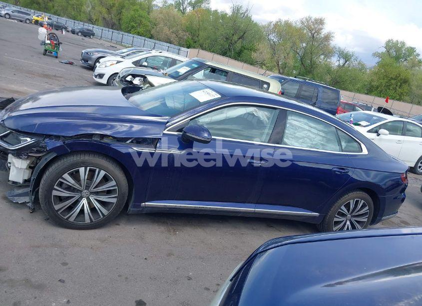 Photo 15 of 2019 Volkswagen Arteon 2.0T SE (VIN WVWBR7AN3KE030990)