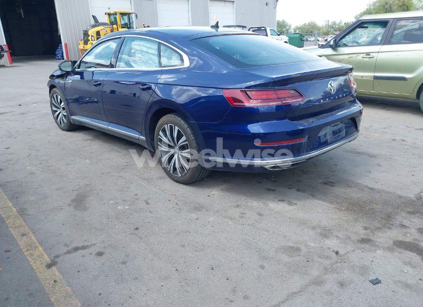 Photo 3 of 2019 Volkswagen Arteon 2.0T SE (VIN WVWBR7AN3KE030990)