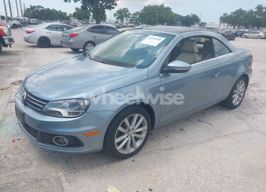 Photo 2 of 2013 Volkswagen Eos KOMFORT (VIN WVWBW8AH0DV001877)