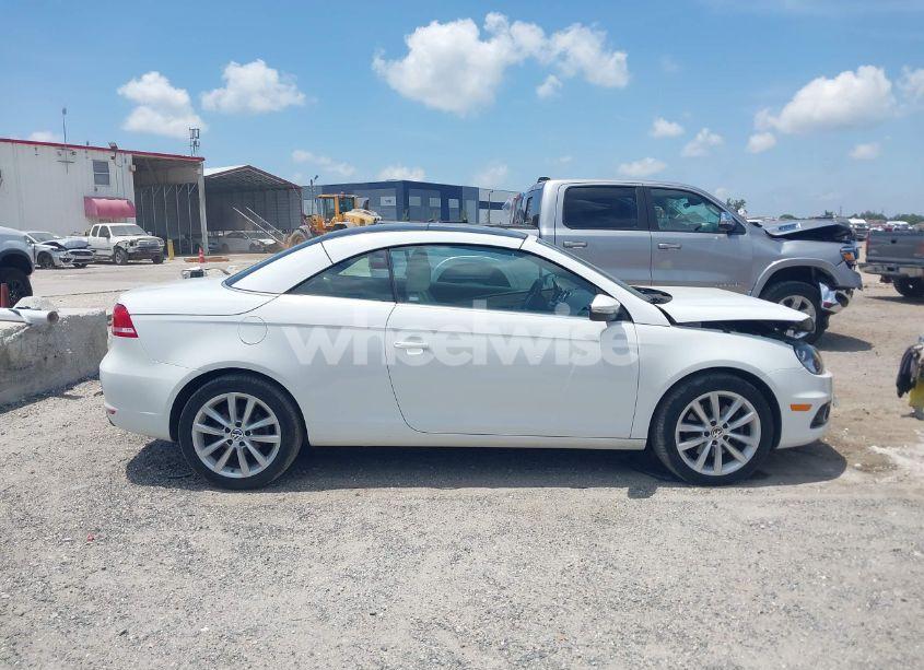 Photo 13 of 2015 Volkswagen Eos KOMFORT EDITION (VIN WVWBW8AH6FV002874)