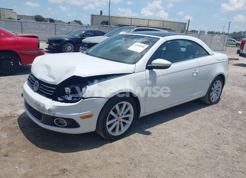 Photo 2 of 2015 Volkswagen Eos KOMFORT EDITION (VIN WVWBW8AH6FV002874)