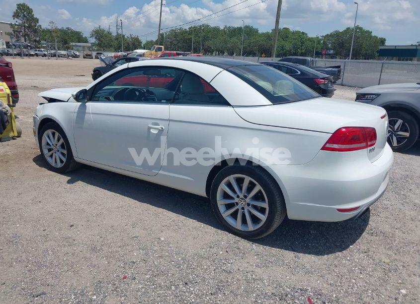 Photo 3 of 2015 Volkswagen Eos KOMFORT EDITION (VIN WVWBW8AH6FV002874)