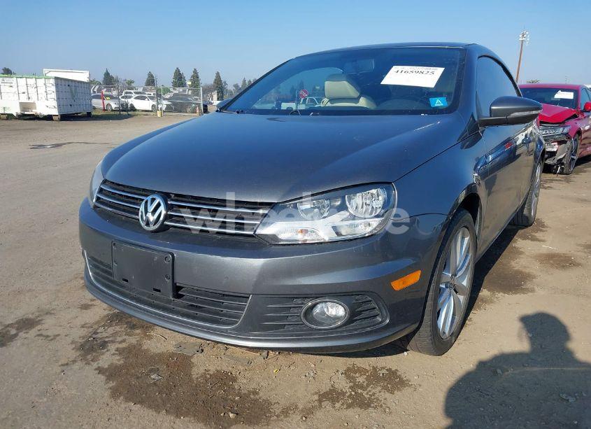 Photo 2 of 2015 Volkswagen Eos KOMFORT EDITION (VIN WVWBW8AH7FV004228)