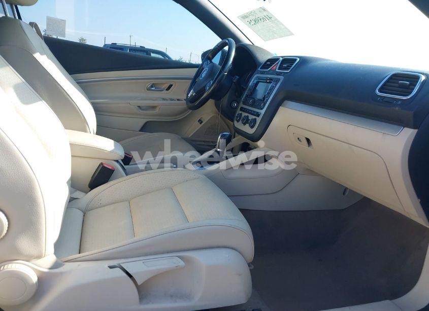 Photo 5 of 2015 Volkswagen Eos KOMFORT EDITION (VIN WVWBW8AH7FV004228)