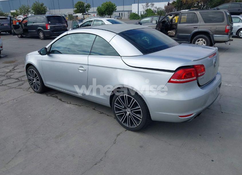 Photo 3 of 2013 Volkswagen Eos SPORT (VIN WVWBW8AH9DV009377)