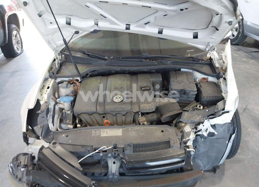 Photo 10 of 2010 Volkswagen Golf 4-DOOR (VIN WVWDA7AJ8AW082248)