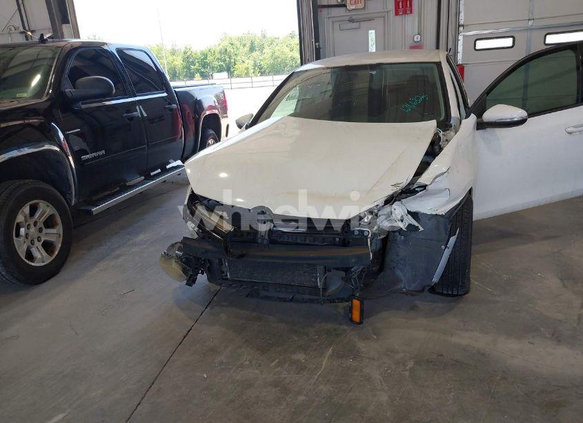 Photo 6 of 2010 Volkswagen Golf 4-DOOR (VIN WVWDA7AJ8AW082248)