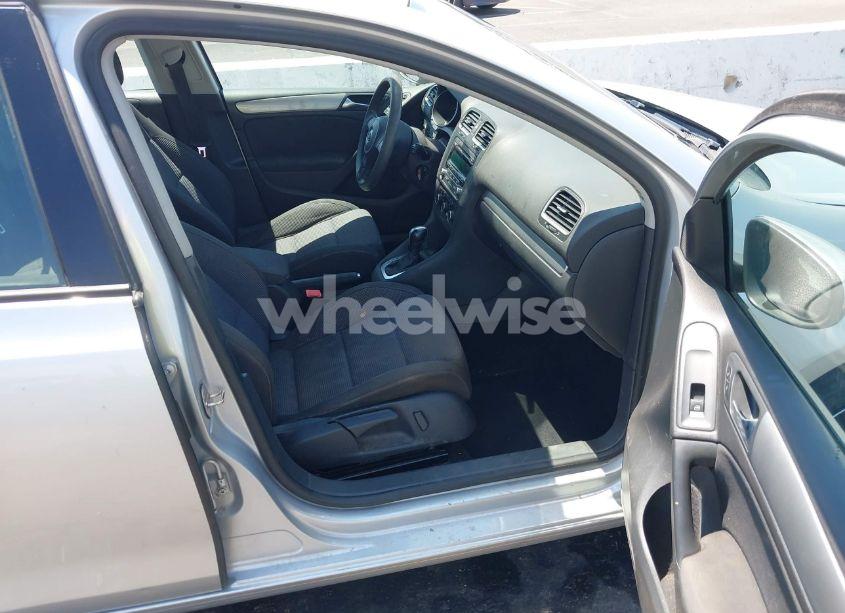 Photo 5 of 2013 Volkswagen Golf 2.5L 4-DOOR (VIN WVWDB7AJ0DW130293)