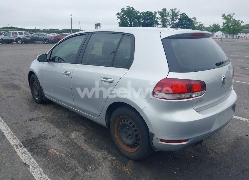 Photo 3 of 2014 Volkswagen Golf 2.5L (VIN WVWDB7AJ0EW009796)