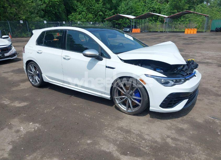 2024 Volkswagen Golf R 2.0T (VIN WVWEB7CD6RW231700) main photo