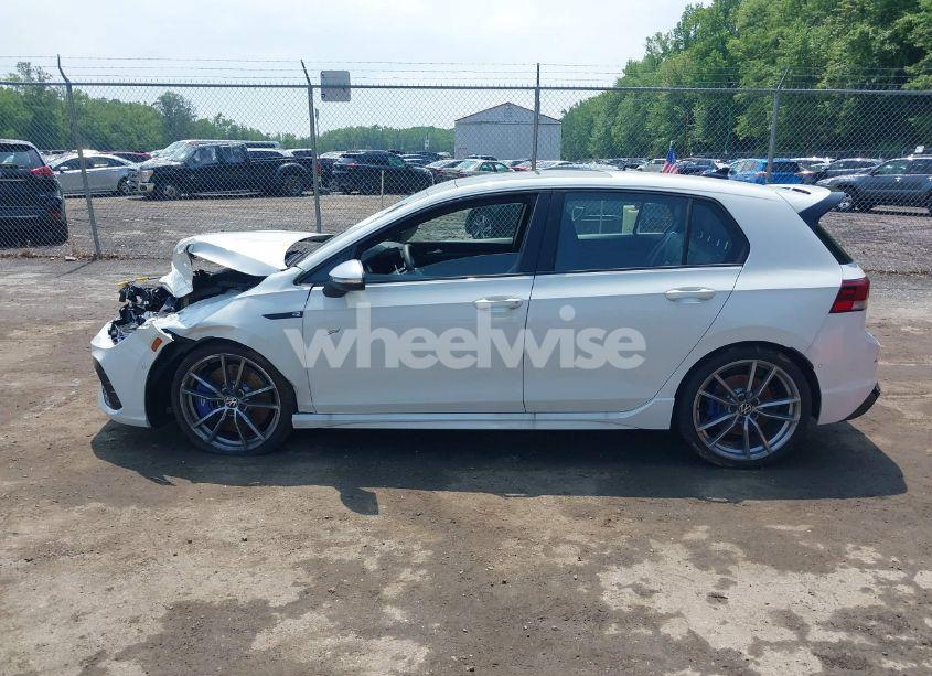 Photo 15 of 2024 Volkswagen Golf R 2.0T (VIN WVWEB7CD6RW231700)