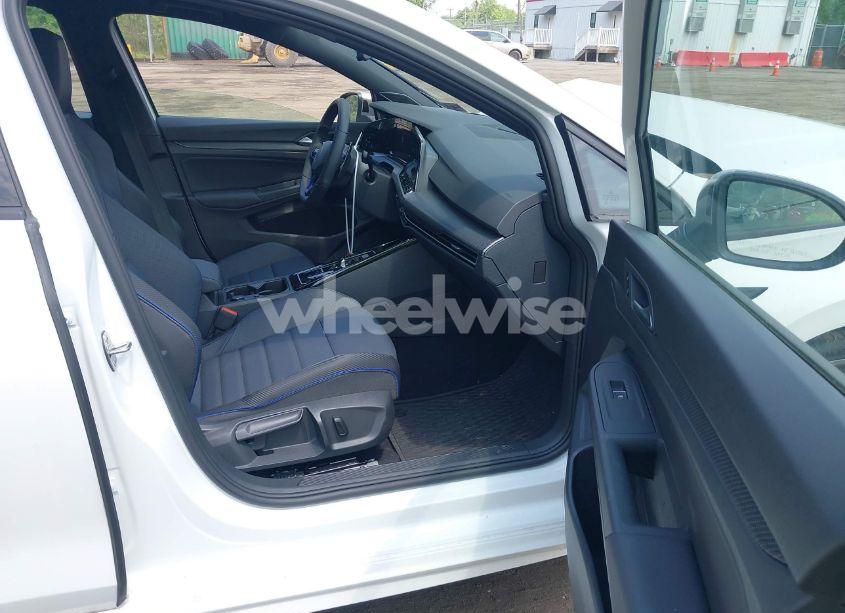 Photo 5 of 2024 Volkswagen Golf R 2.0T (VIN WVWEB7CD6RW231700)